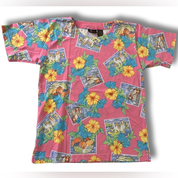 Liz Sport Vintage Tropical Postcard Tee in Petite - Picture 5 of 10
